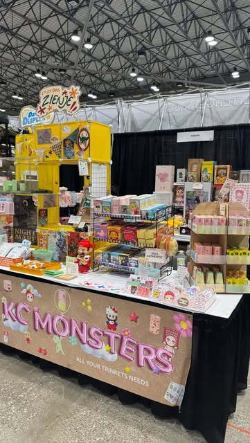 Recap of Planet Comicon 2026 ✨ Me + my illustrator @zienje_ crushed it last weekend @planetanimekc